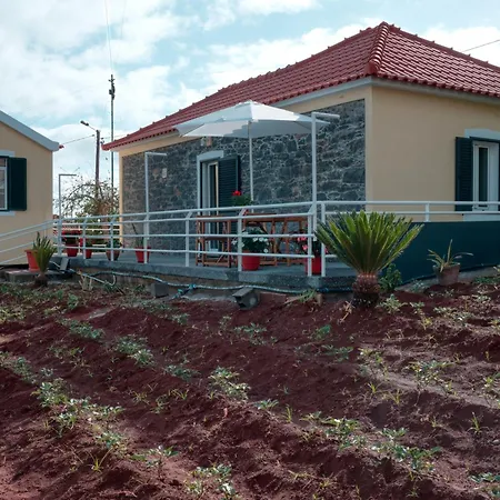 Cozy Cottage, 2br Terrace & Mountain Views * Santana (Madeira)