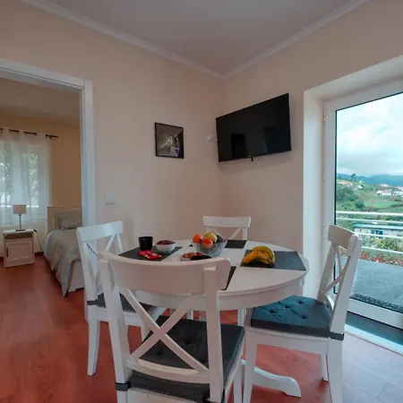 Holiday home Cozy Cottage, 2br Terrace & Mountain Views *