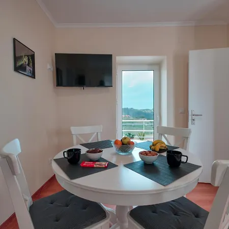 Cozy Cottage, 2br Terrace & Mountain Views Holiday home Santana (Madeira)