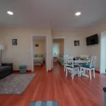 Cozy Cottage, 2br Terrace & Mountain Views Σπίτι διακοπών Santana (Madeira)