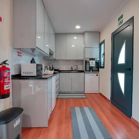 Cozy Cottage, 2br Terrace & Mountain Views Ferienhaus *