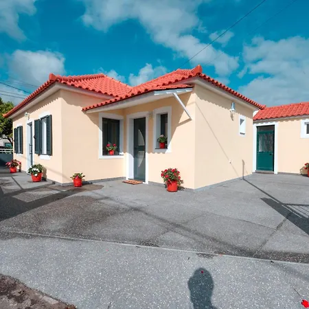 Cozy Cottage, 2br Terrace & Mountain Views *