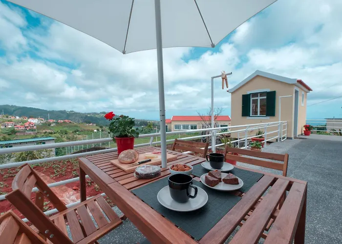 Cozy Cottage, 2br Terrace & Mountain Views Σπίτι διακοπών