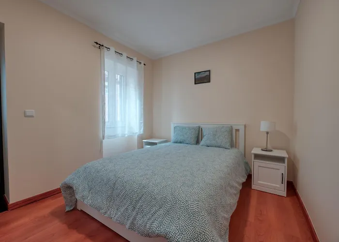 Cozy Cottage, 2br Terrace & Mountain Views Σπίτι διακοπών *